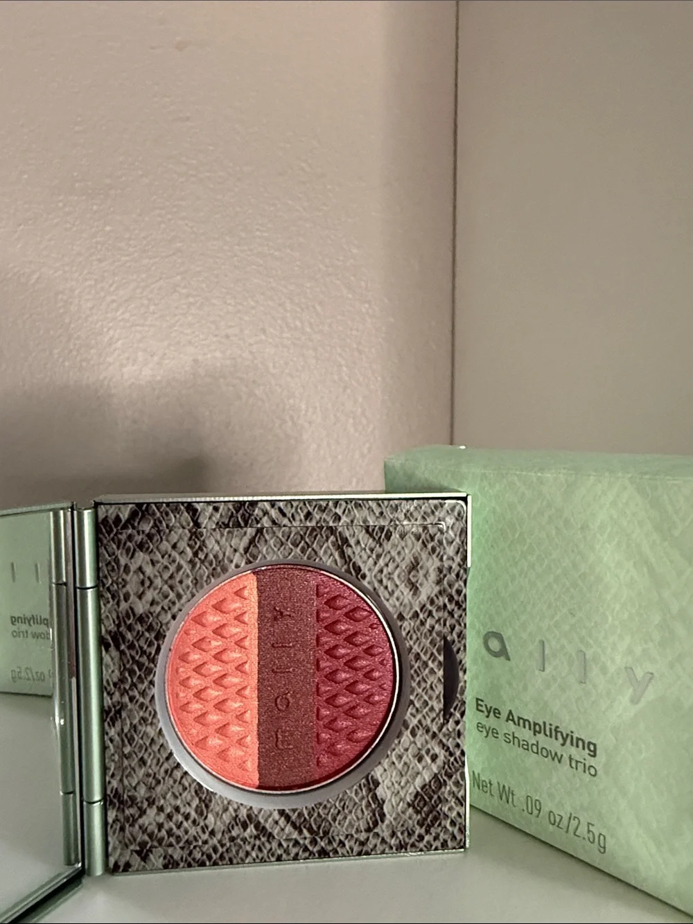 Mally Beauty Eye Amplifying Eyeshadow in Opulent